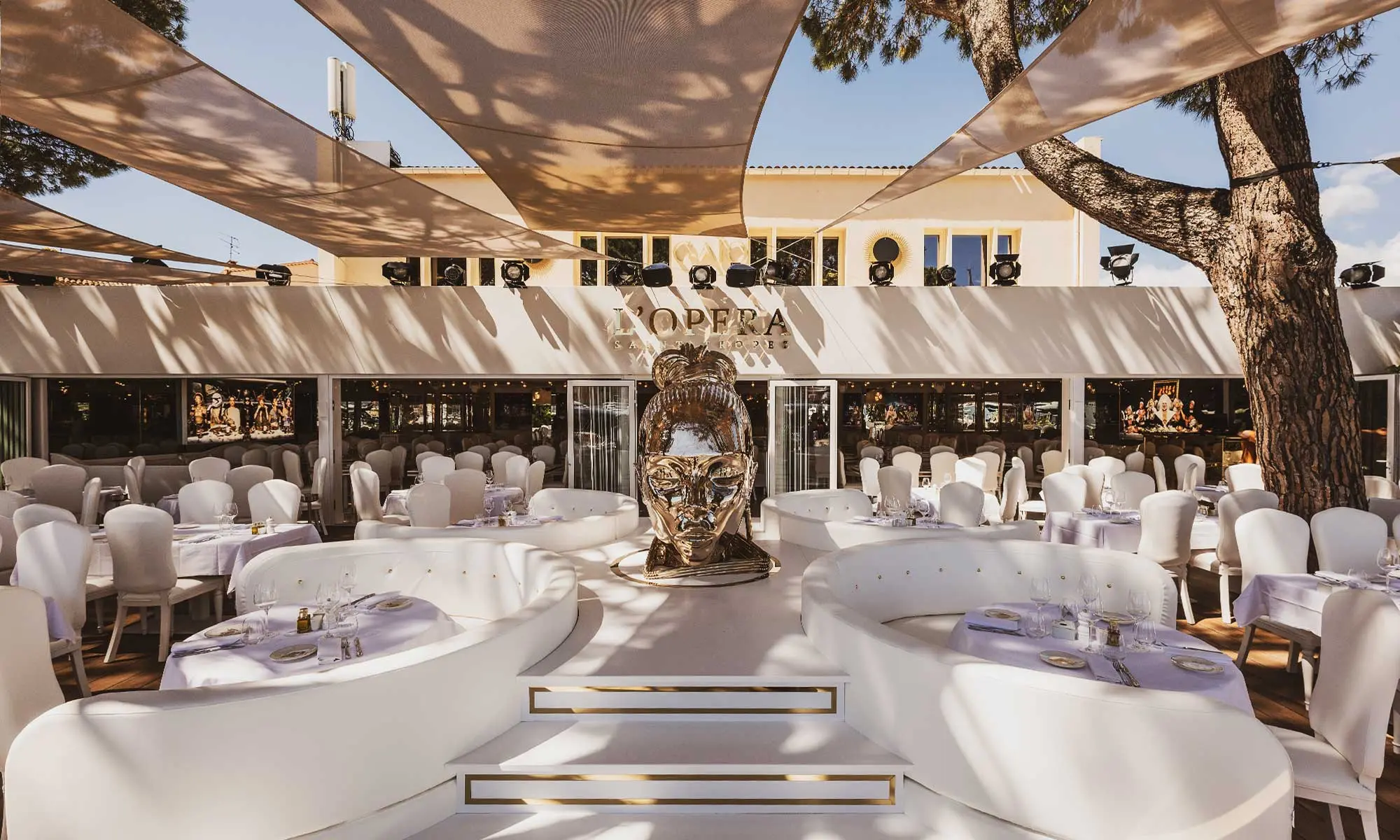 L'Opéra Saint-Tropez — restaurant cabaret show sur le port
