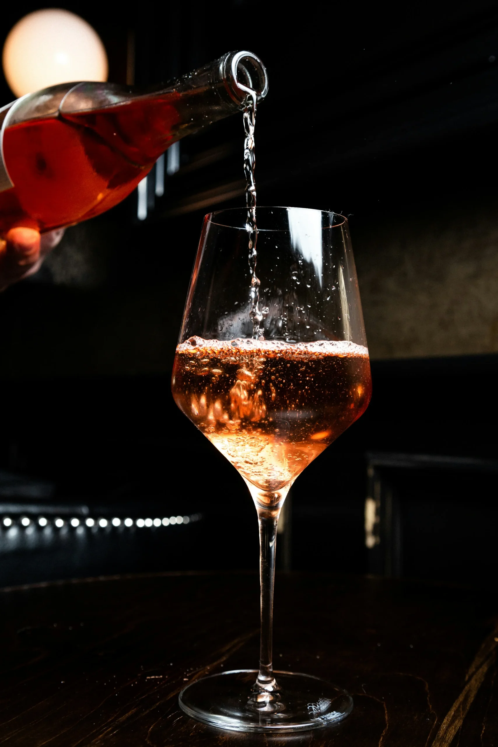 Verre de rosé de Provence au coucher du soleil — Golfe de Saint-Tropez